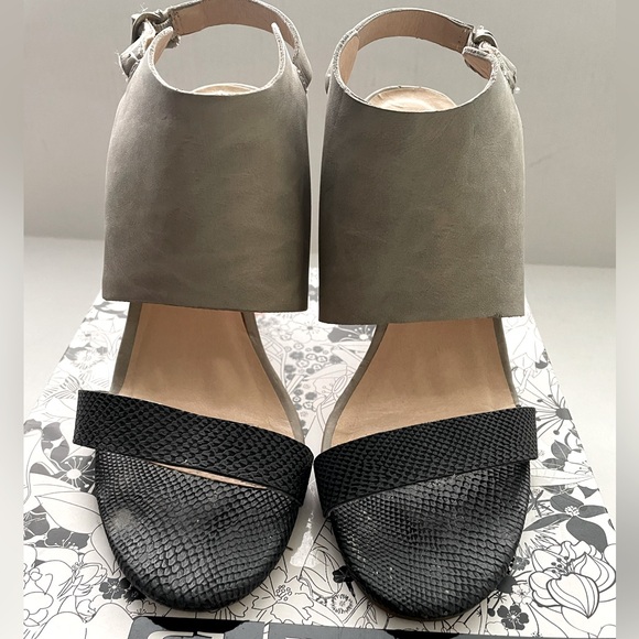 CL by Laundry Baja Sandals - Picture 7 of 9